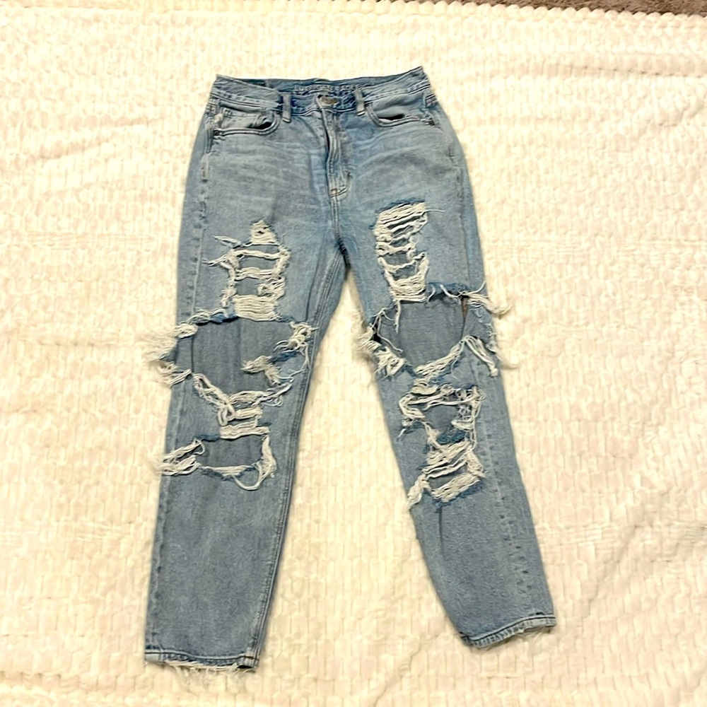Cute ripped jeans!